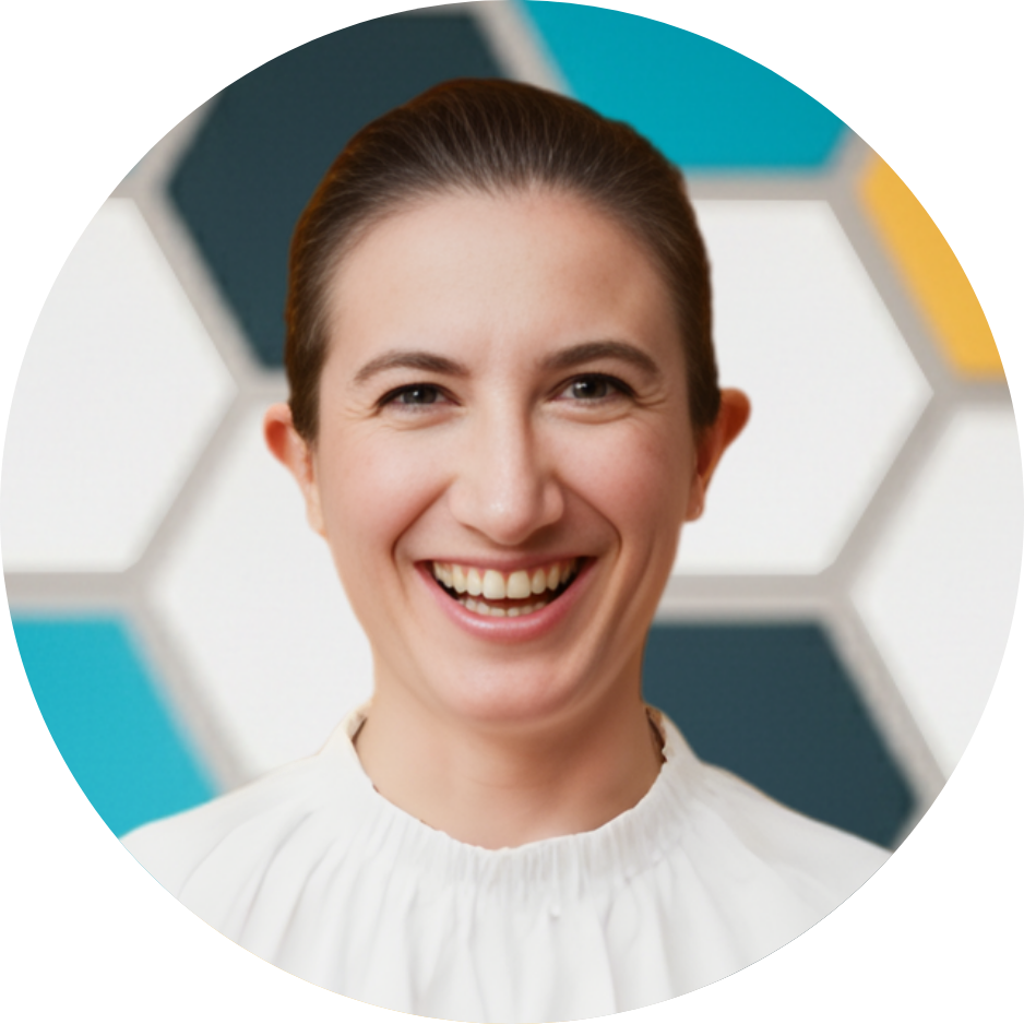 Anna de Paula Hanika Headshot